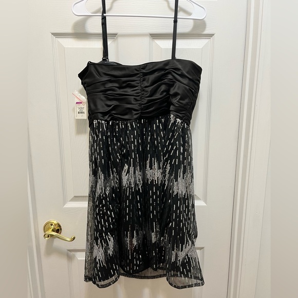 NWT Jessica Simpson Black/Silver Sequined Strapless Dress Size 14 - Picture 3 of 5